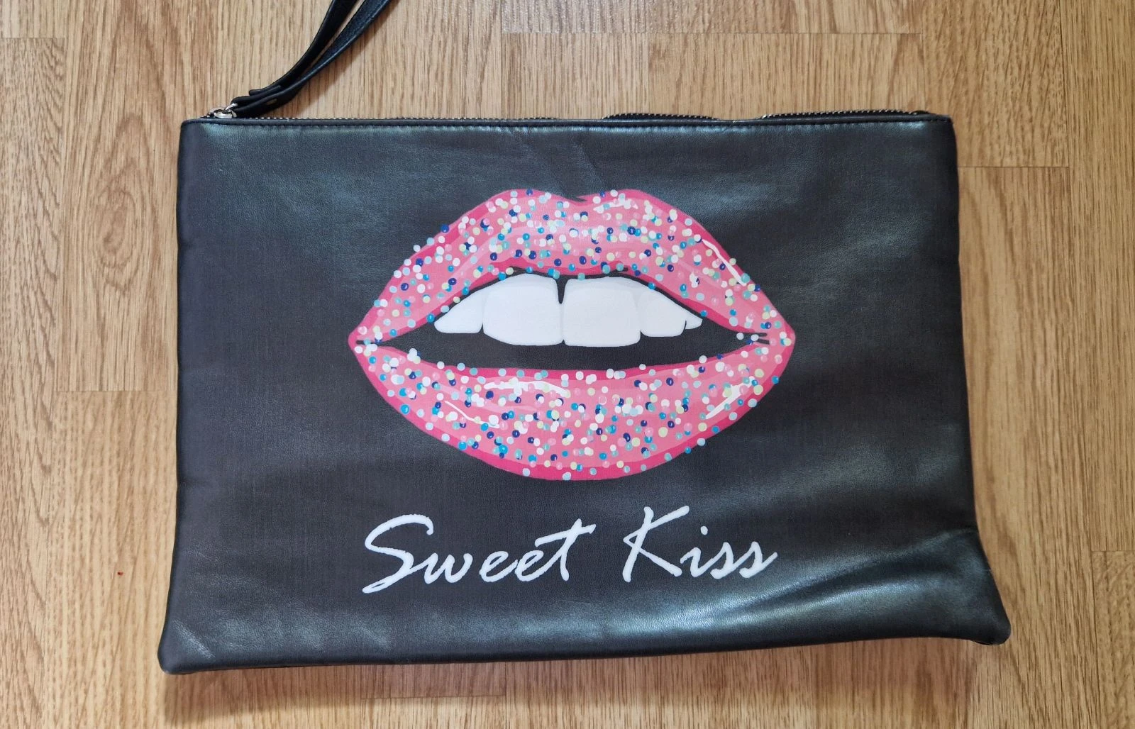 Bolso de mano Bershka "Sweet Kiss" labios – photo 2